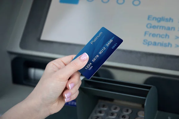 Female Hand Holds Credit Card Atm Password Entry Screen — Stock Photo, Image