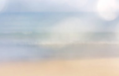 Yazın soyut arkaplan olarak bulanık plaj manzarası