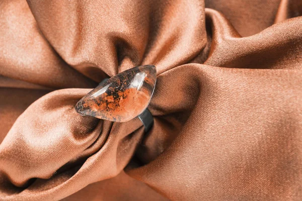 Ring on satin — Stock Photo, Image