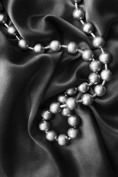 Perles sur soie — Photo