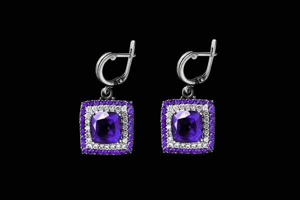 Amethyst earrings isolated — Stock Photo, Image