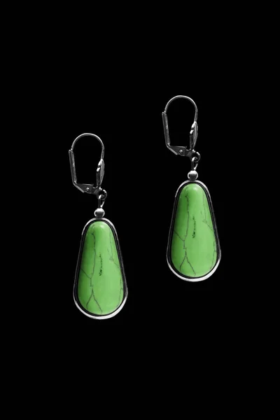 Boucles d'oreilles en malachite isolées — Photo