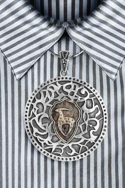 Naszyjnik na bluzkę — Zdjęcie stockowe
