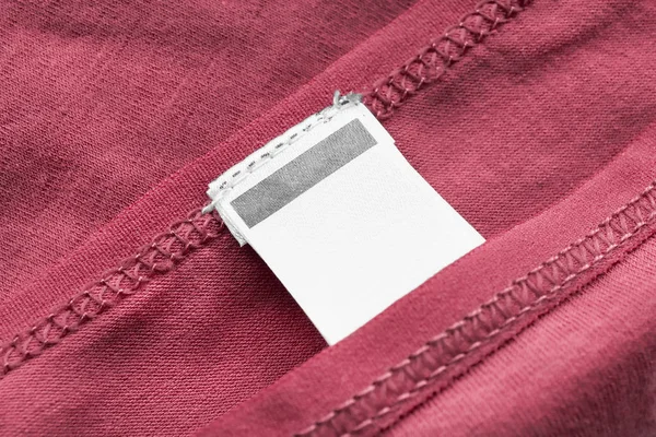 Etiqueta de ropa en blanco —  Fotos de Stock