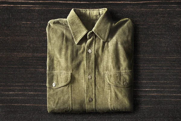 Koszula na drewniane tła — Zdjęcie stockowe