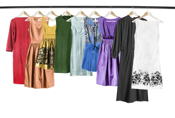 İzole renkli elbiseler