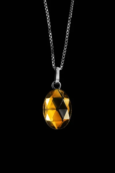 Gele crystal medaillon — Stockfoto