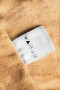 yıkama talimatları etiketi