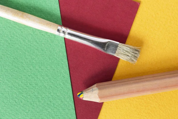 Färgglada papper och ritverktyg — Stockfoto