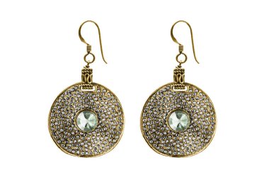 Beyaz üzerine kristaller ayrılmış büyük altın etnik küpeler.