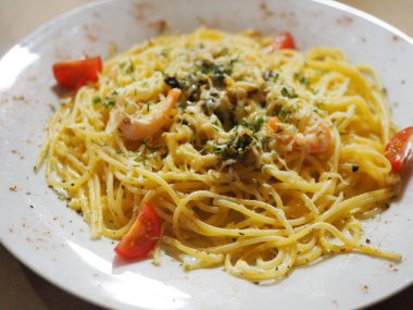 Avrupa 'nın ana yemekleri biftek ve spagetti..