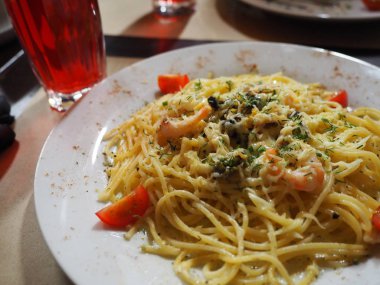 Avrupa 'nın ana yemekleri biftek ve spagetti..