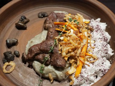 Ana Avrupa biftekleri.