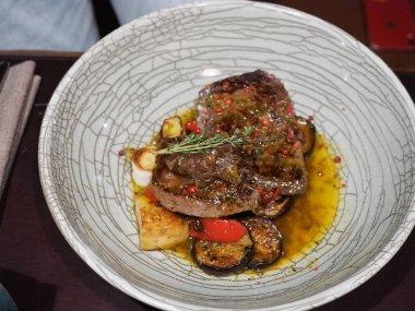 Ana Avrupa biftekleri.