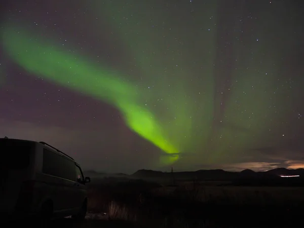 Belles lumières nordiques sur le ciel — Photo