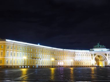Hermitage, Rusya 'nın St. Petersburg Sarayı halka açık bir yerdir..
