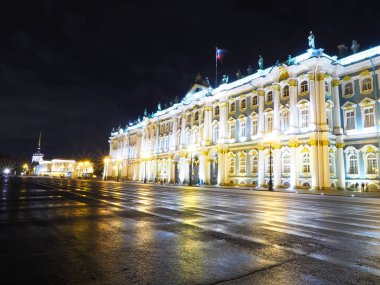 Hermitage, Rusya 'nın St. Petersburg Sarayı halka açık bir yerdir..