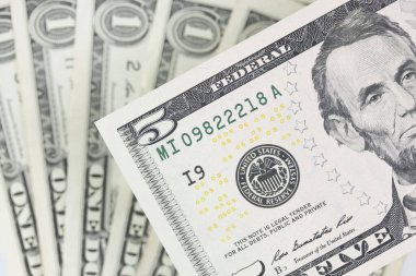 Dolar banknotları, nakit yığını geçmişi..