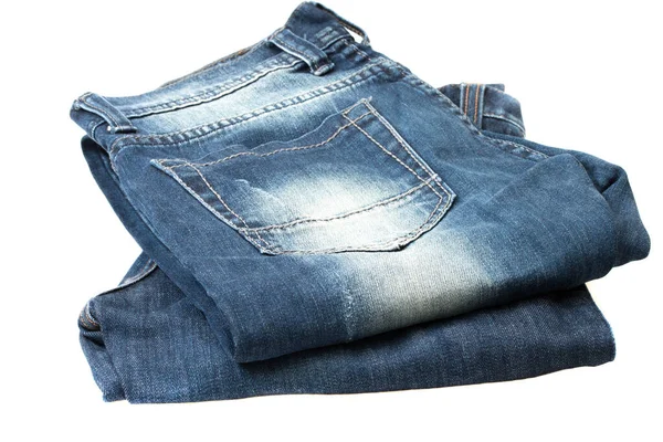 Blauwe jeans geïsoleerd op een witte achtergrond. — Stockfoto