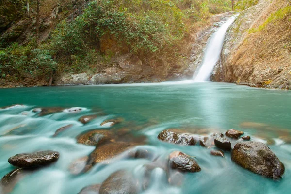 Chae Son Vízesés Chae Son Nemzeti Park Lampang Thaiföld Gyönyörű — Stock Fotó