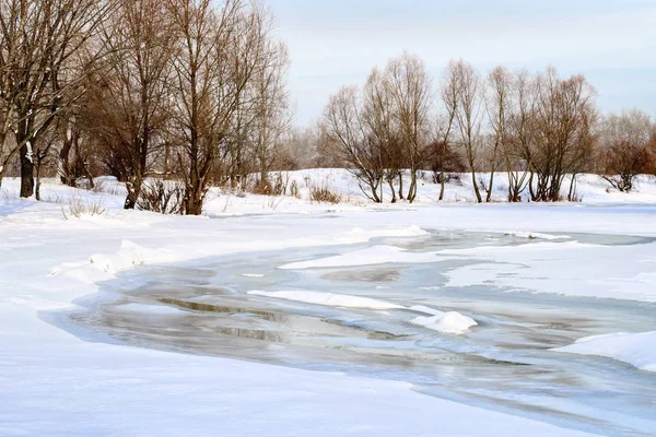 Landschaft Mit Gefrorenem Wasser Eis Und Schnee Auf Dem Dnjepr — Stockfoto