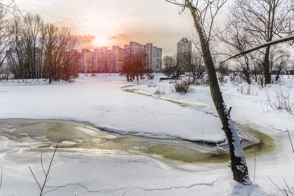 Paesaggio Con Acqua Ghiacciata Ghiaccio Neve Sul Fiume Dnieper Kiev — Foto Stock