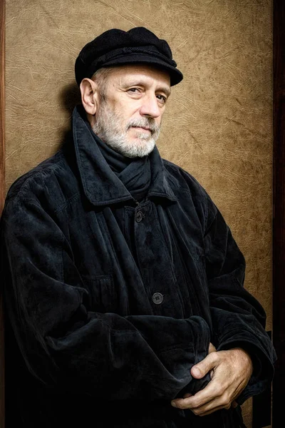 Portrait of a Man with Beard and a Cap — Stock Photo, Image