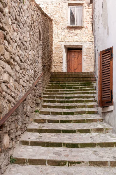 Sassocorvaro 최대 계단 — 스톡 사진