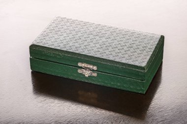 Antika altın kaşık durumda