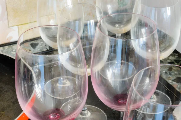 Dirty Empty Wine Glasses Red Pan Good Dinner Waiting Washed — Stock Photo, Image