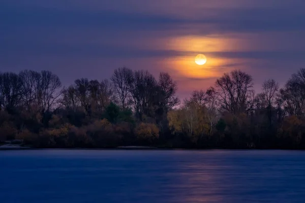 Real Full Moon Autumn Forest Close Dnieper River Kiev Ukraine — Stock Photo, Image