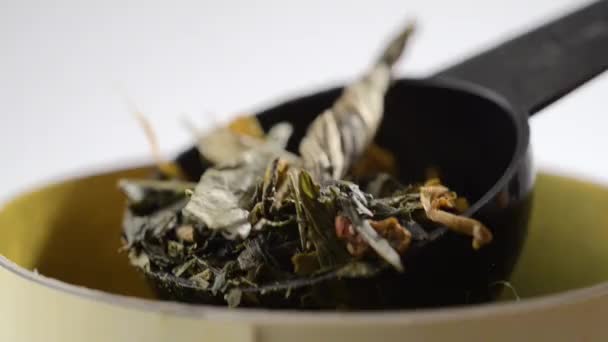 Dry Herbal Tea Scooped Spoon — 图库视频影像