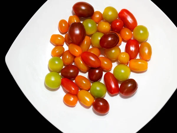 Different tomato varieties — Stock Photo, Image