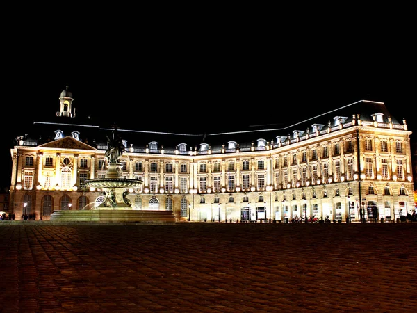 Bordeaux, Frankrike i natt — Stockfoto