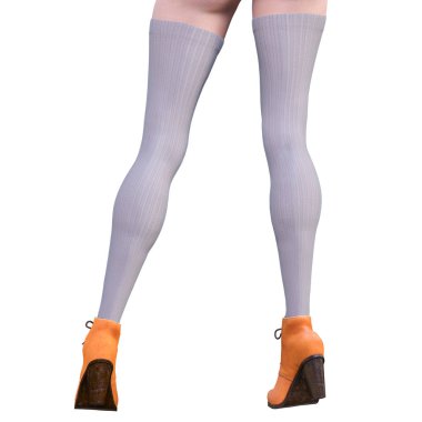 Güzel kadın bacakları yünlü tozluk ve yarım boncuk.