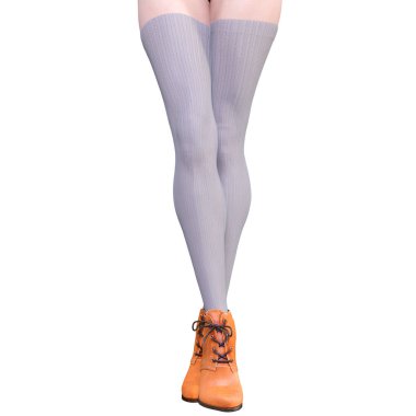 Güzel kadın bacakları yünlü tozluk ve yarım boncuk.