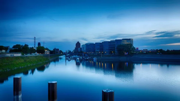 Holzhafen hout haven in Duisburg — Stockfoto