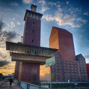 Duisburg Schwanentor Köprüsü