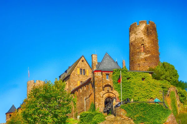 Thurant Castle by the Moselle river — Stock Photo, Image