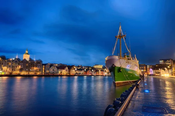 Portu Stavanger Norwegii Nocy — Zdjęcie stockowe