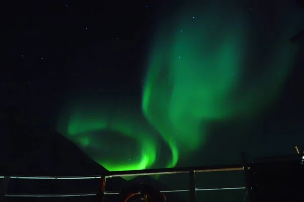 Lofoten Adaları Üzerinde Polar Işıklar — Stok fotoğraf