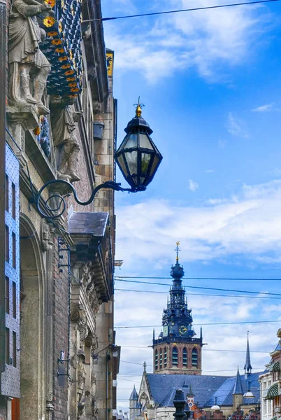 荷兰尼梅根大街和历史建筑的正面 — 图库照片