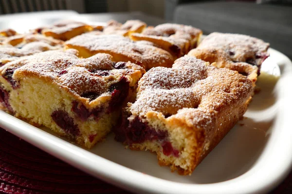 Hausgemachter Kirschsandkuchen — Stockfoto