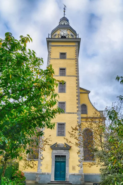 ドイツのデュッセルドルフの中心部にある歴史的な小さな教会 — ストック写真