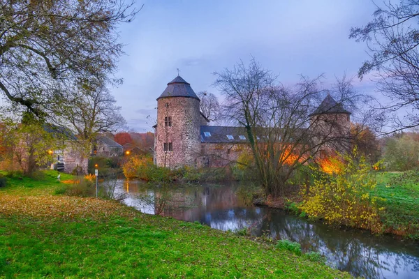 Κτισμένο Κάστρο Στο Ratingen Φθινόπωρο — Φωτογραφία Αρχείου