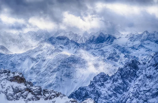 Вид Тирольские Альпы Вершины Цугшпитце — стоковое фото