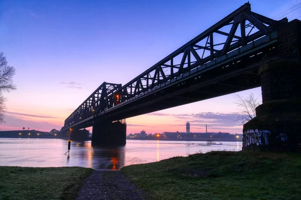 Jembatan Kereta Api Bersejarah Dekat Duisburg Hochfeld — Stok Foto