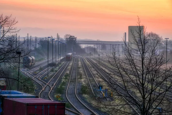 Промышленные Железнодорожные Пути Дуйсбурге Хохфельд Восход Солнца — стоковое фото