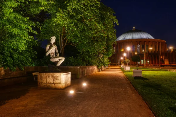Parque Estátua Uma Sala Concertos Histórica Duesseldorf Alemanha — Fotografia de Stock