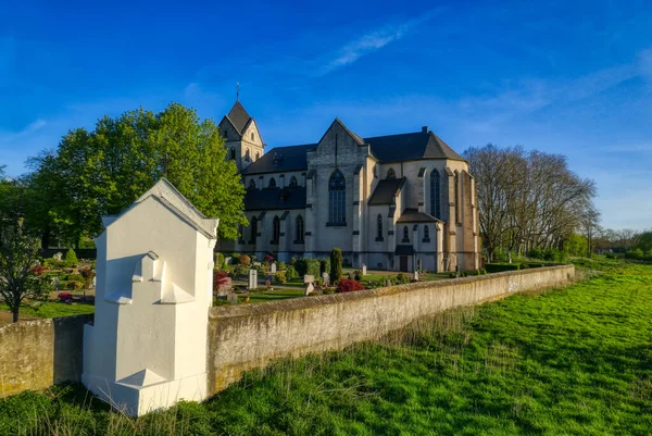 Historische Kirche Und Friedhof Hohenbudberg — Stockfoto
